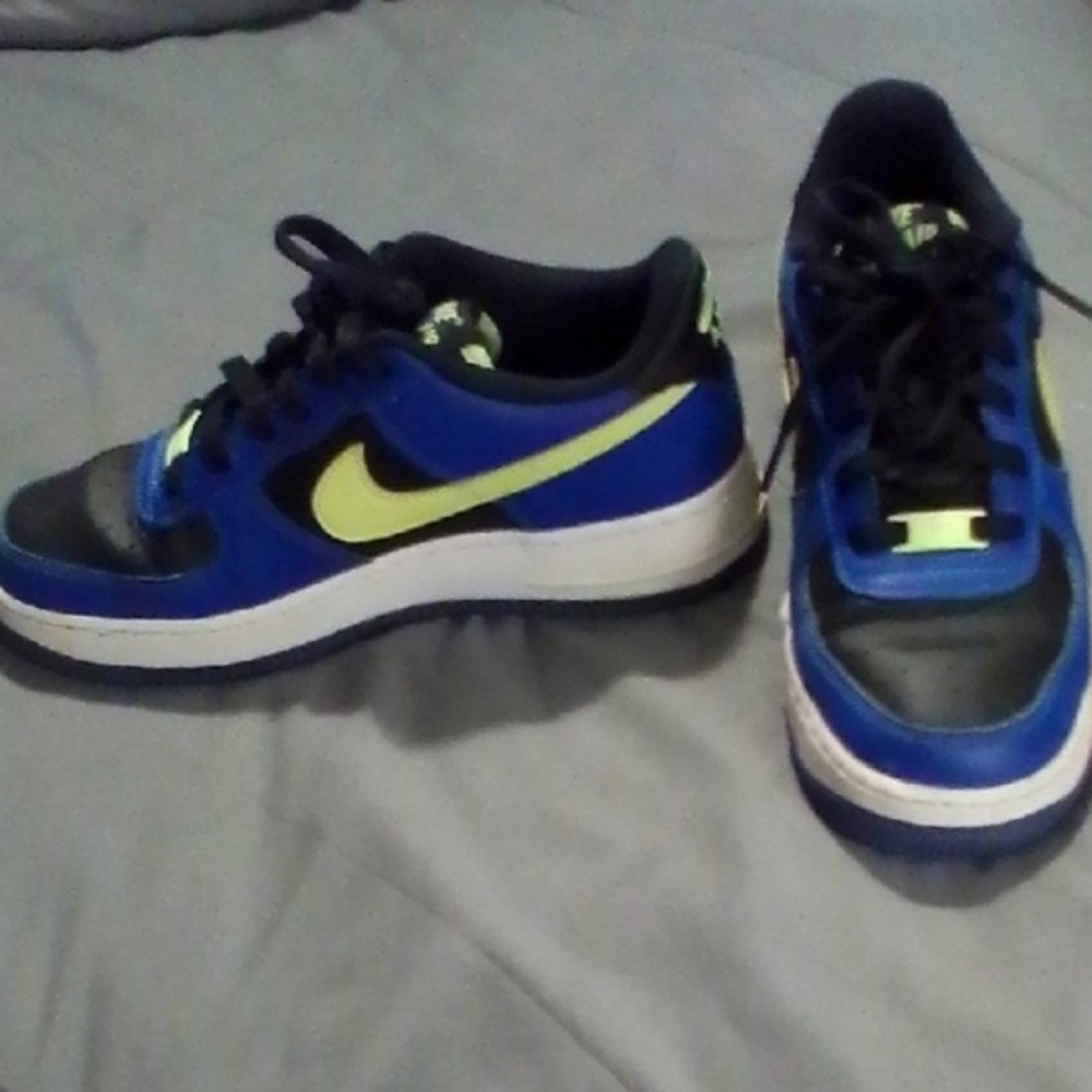 Nike Kids Blue and Neon Yellow Low-Top Sneakers